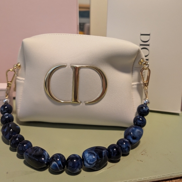 Miss Dior Bundle and Cosmetic bag - Picture 4 of 11